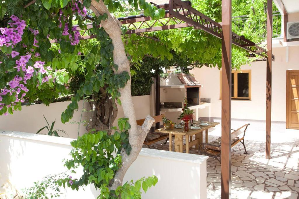 Apartments Beautiful Sandy Beach Split Room photo
