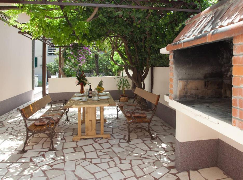 Apartments Beautiful Sandy Beach Split Exterior photo